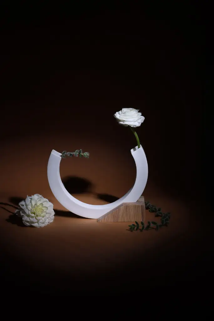 Soliflore Equilibre en porcelaine de Sophie Roca 33.webp